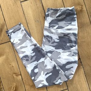 Onzie high waisted midi yoga pants digi camouflage print leggings tights